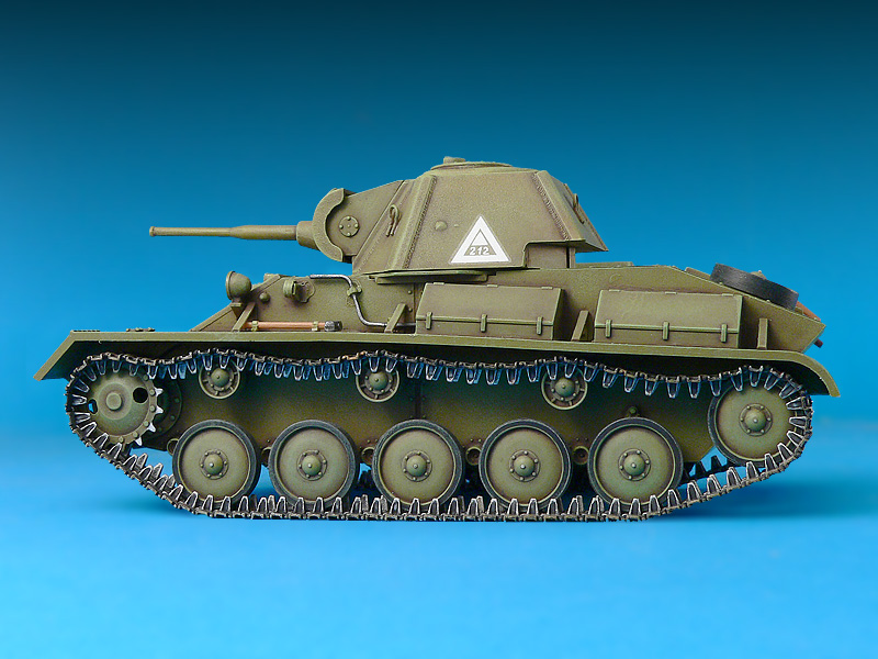 35030 Ｔ－７０Ｍ ソビエト軽戦車後期型フィギュア５体付 – Miniart
