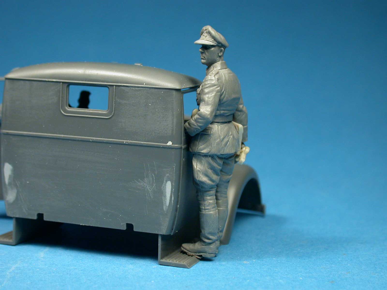 Miniart 1/35 WWII Drivers # 35042