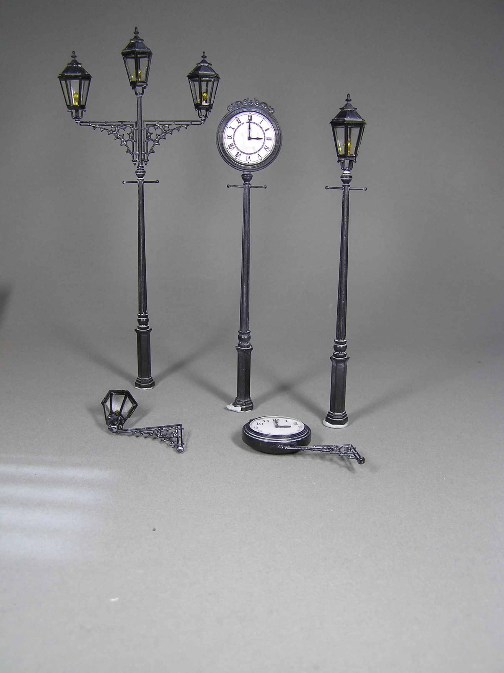 1:35 Miniart Street Lamps & Clocks Set Model Kit 