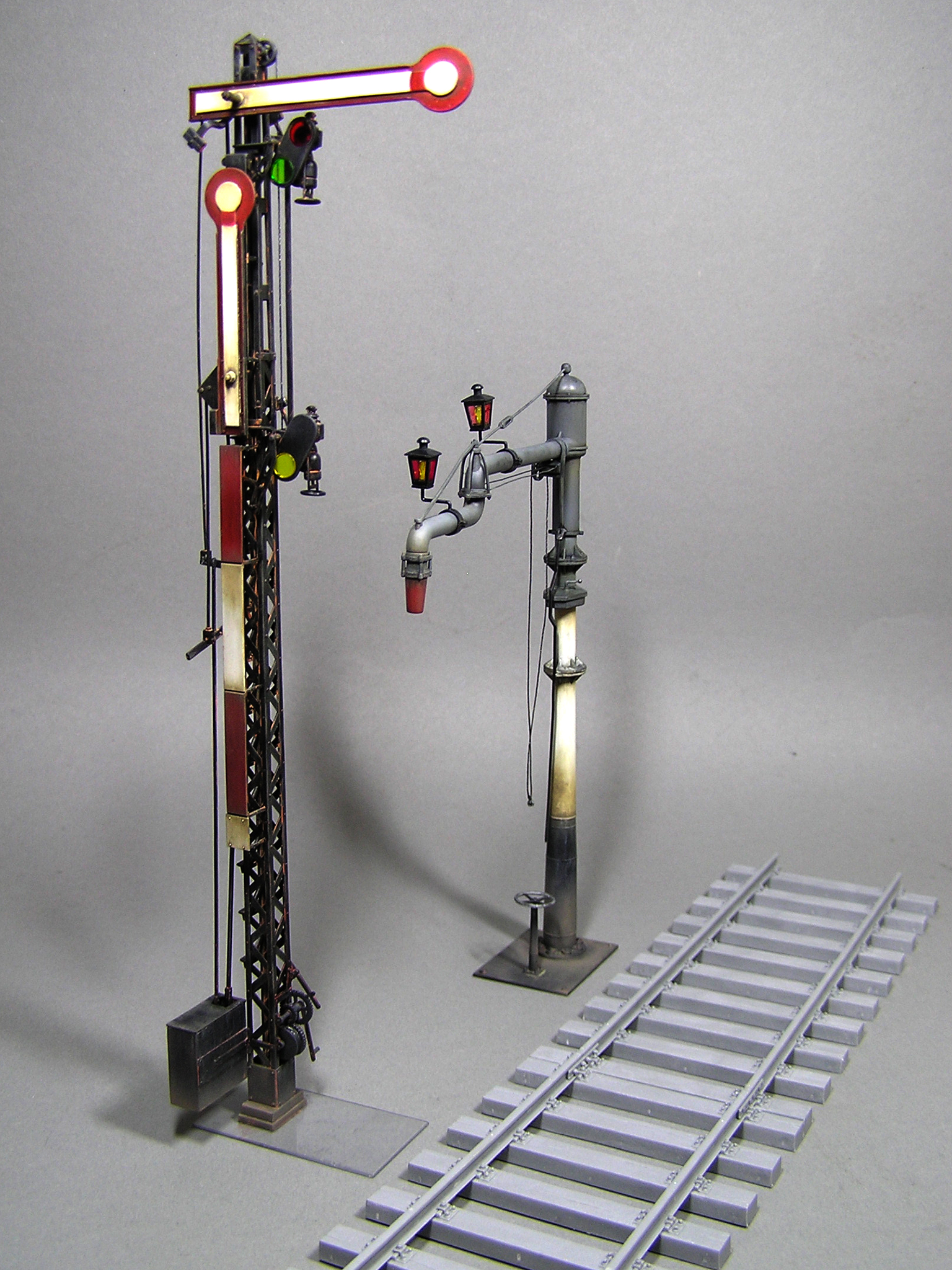 Miniart 35567-1/35 Railroad Water Crane Buildings & Accessories Plastic Model 