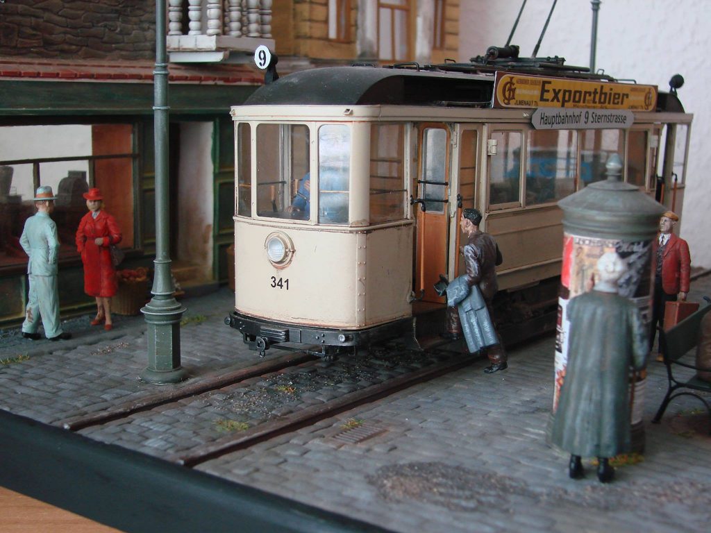 Miniart 38009 1//35 European Tramcar With Crew And Passengers