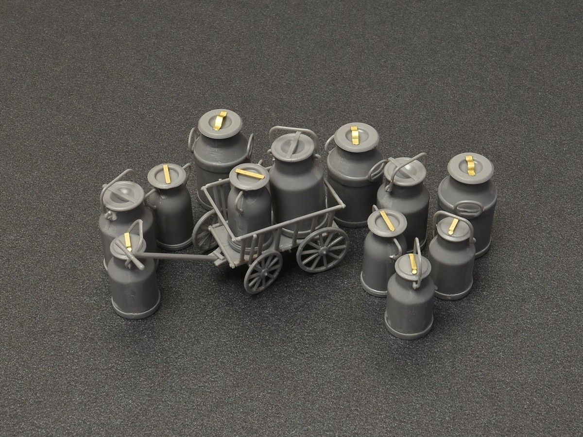 PLASTIC MODEL KIT MILK CANS WITH SMALL CART MINIART 35580 SCALE 1/35 