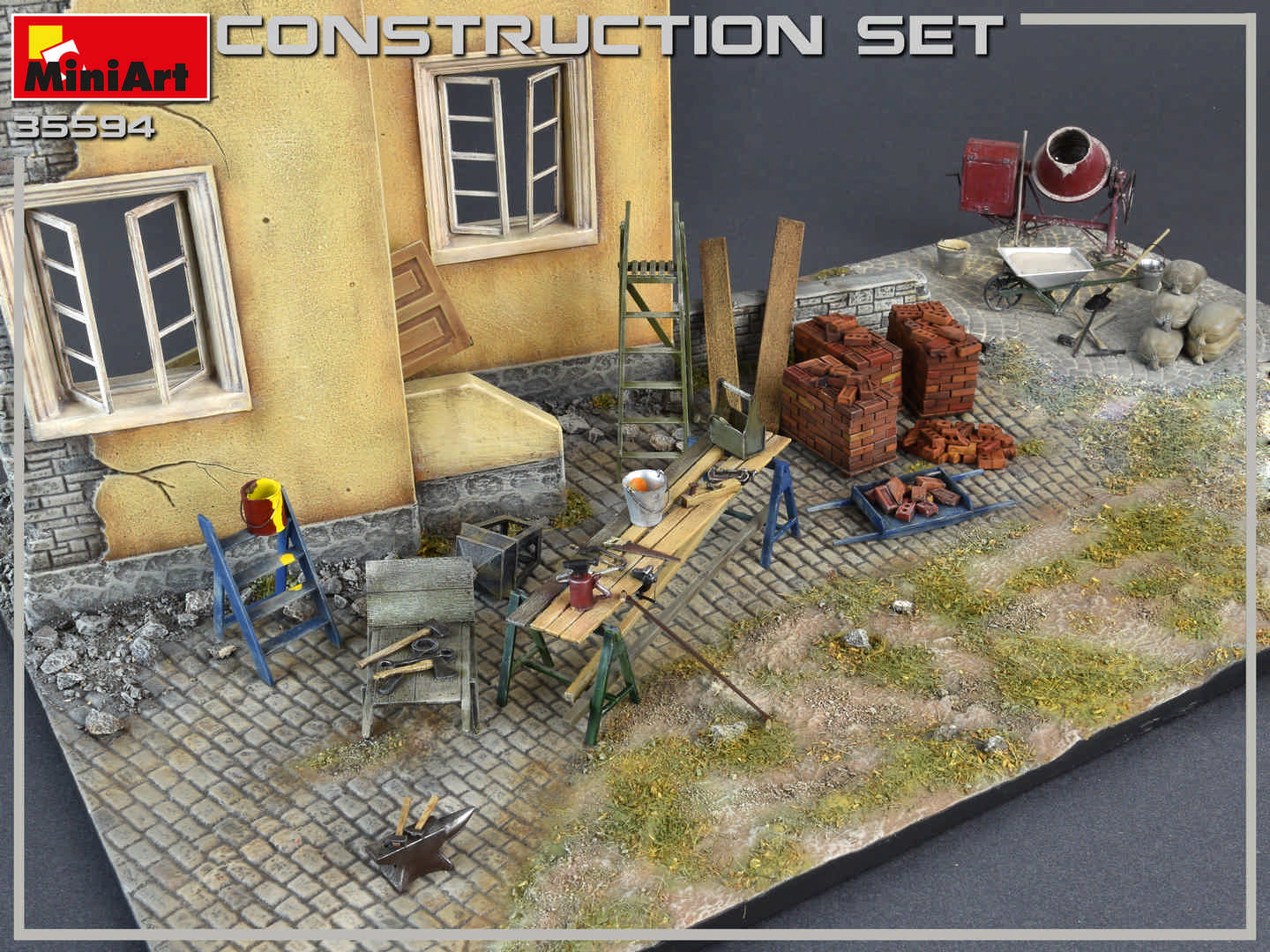 Buildings and Accessories Collection 1/35 Scale Model Kit MiniArt 35594 Construction Set
