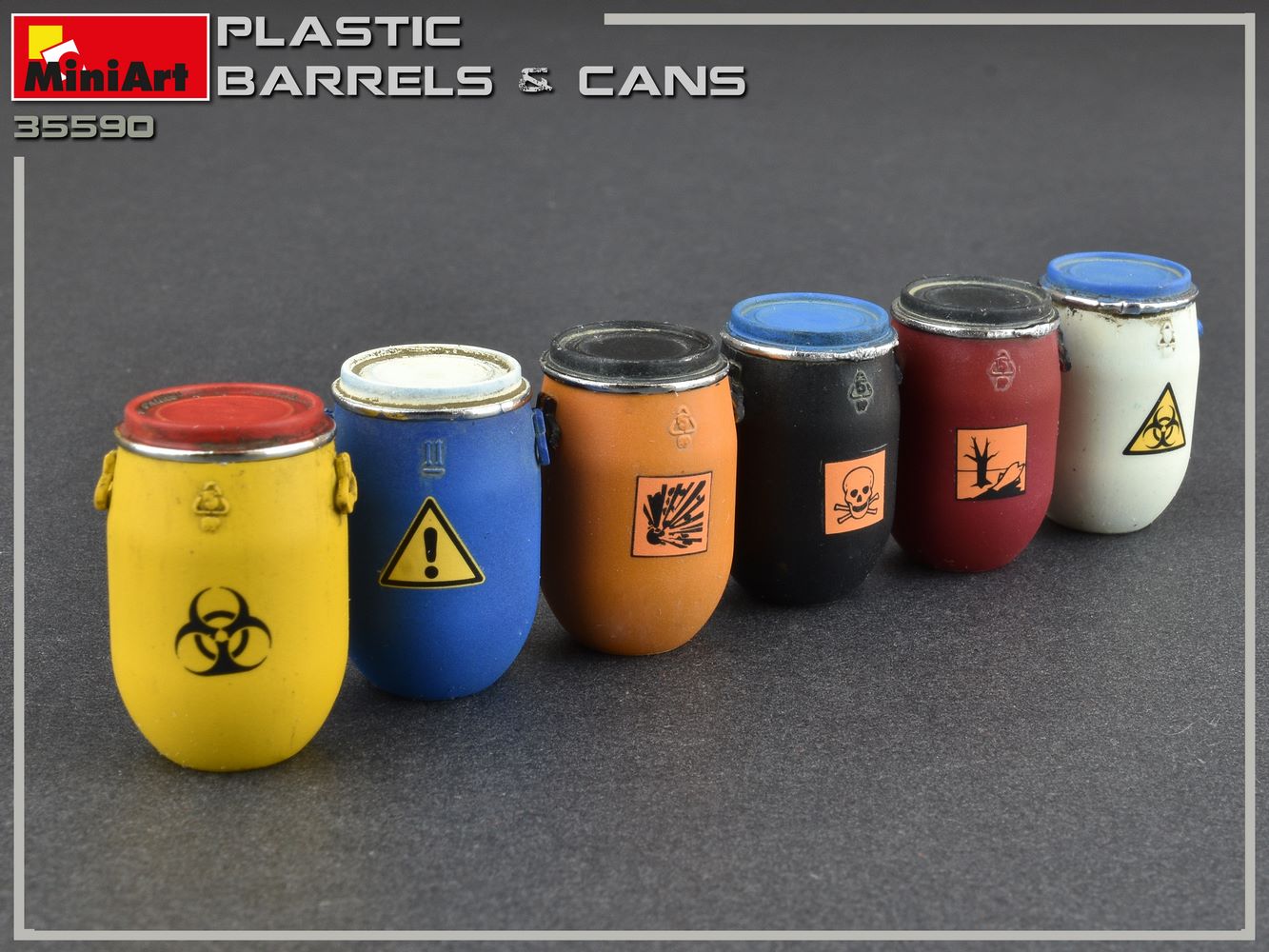 Miniart 35590-1:35 Plastic Barrels & Cans