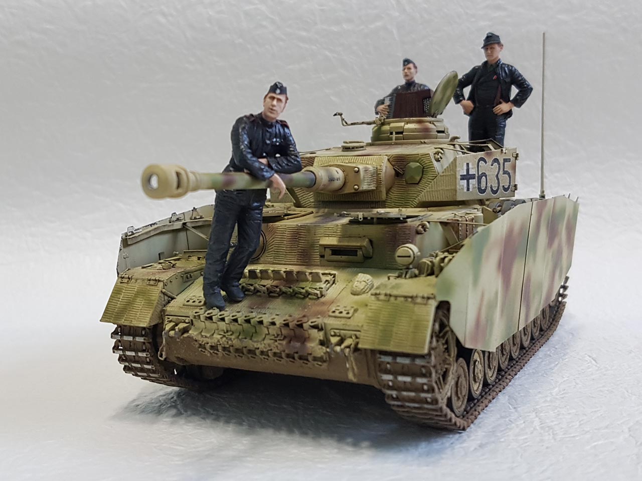 Miniart 35275-1/35 German Tank Crew Normandy 1944 Special Edition Plastic Kit